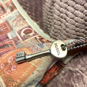 Fossil purse, new with key, leather, gorgeous purse!